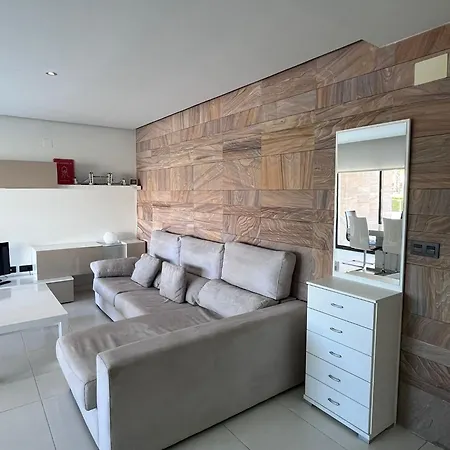 Lägenhet Bright Modern Trr